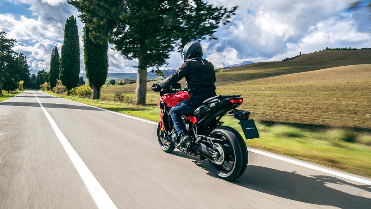 Equipamiento de moto para verano: cómo cuidarlo para mantenerlo siempre listo 7 equipamiento_moto_verano_cuidados_apertura_