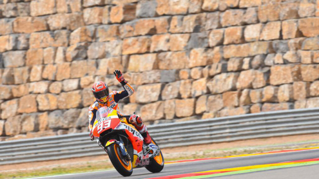 La magia del GP de Aragón 2022 para los pilotos y también para los espectadores 11 formulamoto 2