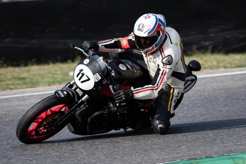 Moto Guzzi Fast Endurance: La carrera (parte 3) 16 moto guzzi fast endurance mugello 2020 lucky
