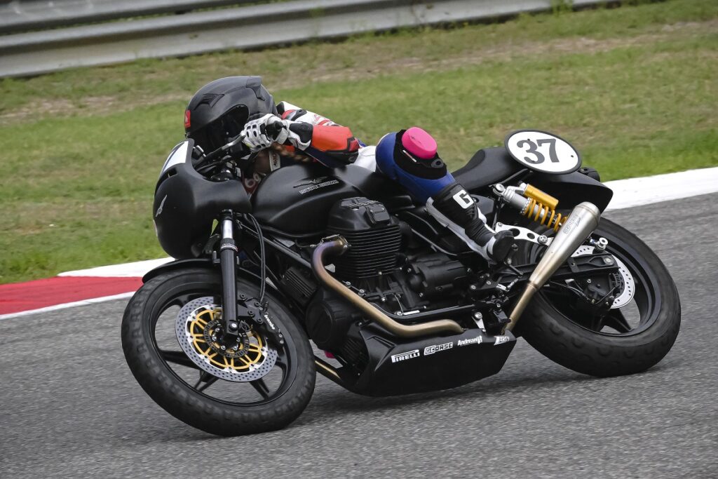 moto guzzi fast endurance mugello 2022 bego carrera