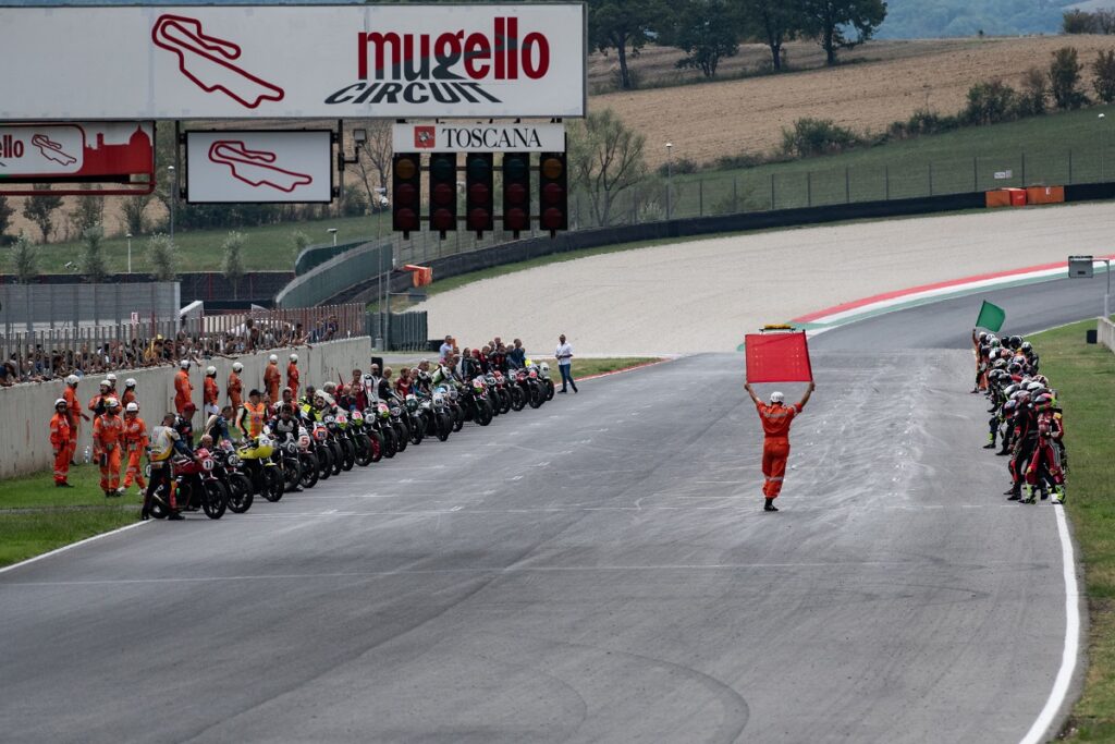 moto guzzi fast endurance mugello 2022 salida 1