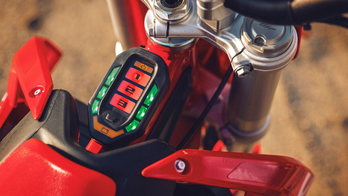 Se completa el trío: Gas Gas presenta la MC-E 3 3 41432 Motocross MC E 3 2023 Parts Detail