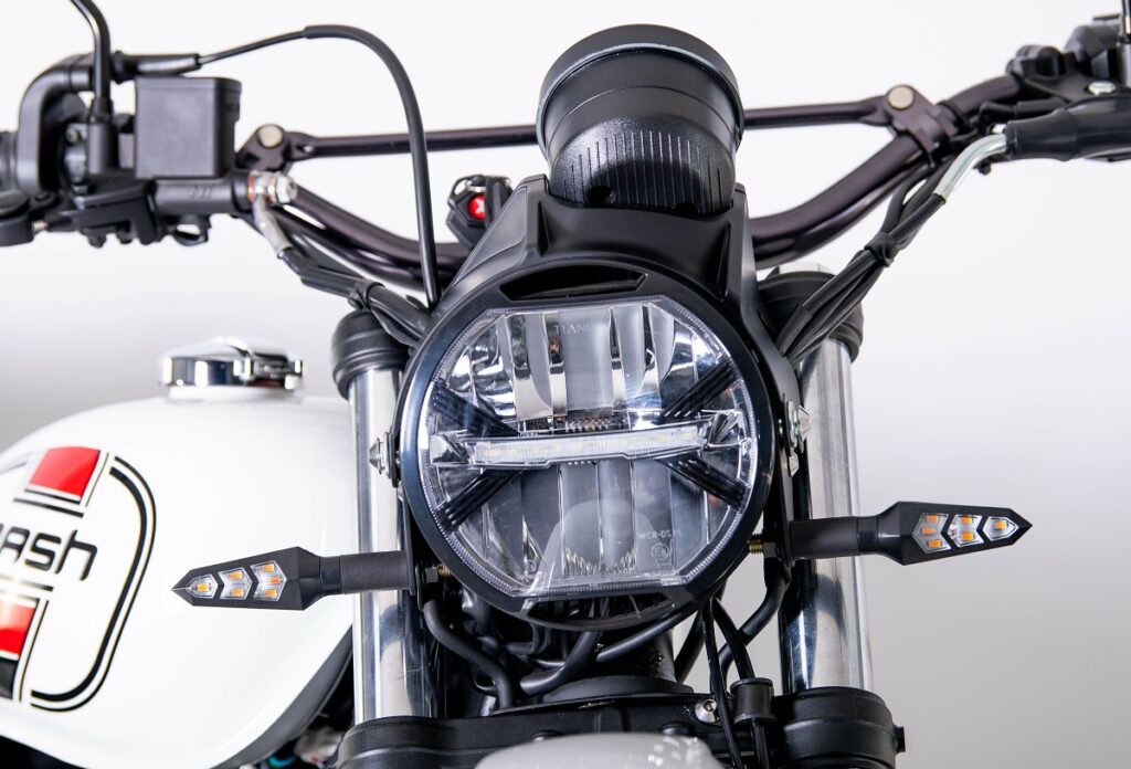 Nueva Mash X-Ride 650 Trail, ya disponible 11 650 X Ride trail frontal