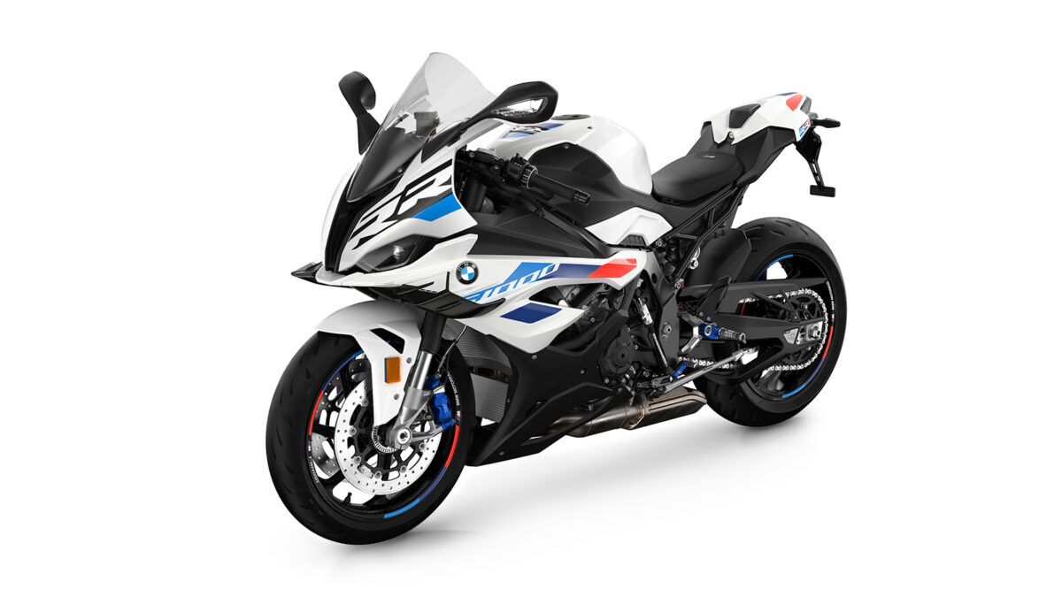 BMW S 1000 RR 2023: la superbike alemana mejora en todos los sentidos