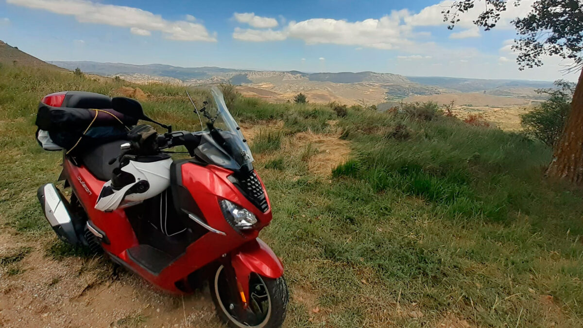 El primer participante de la Peugeot Road Roar Pulsion Edition completa 5.000 km por España 1 Foto PeugeotMotocycles RoadRoar Pulsion 4