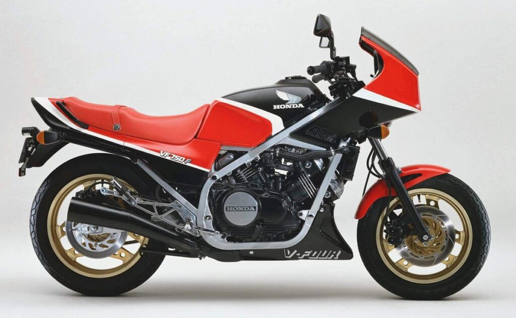 Las motos japonesas que acabaron con las españolas 17 Honda VF750F 1983