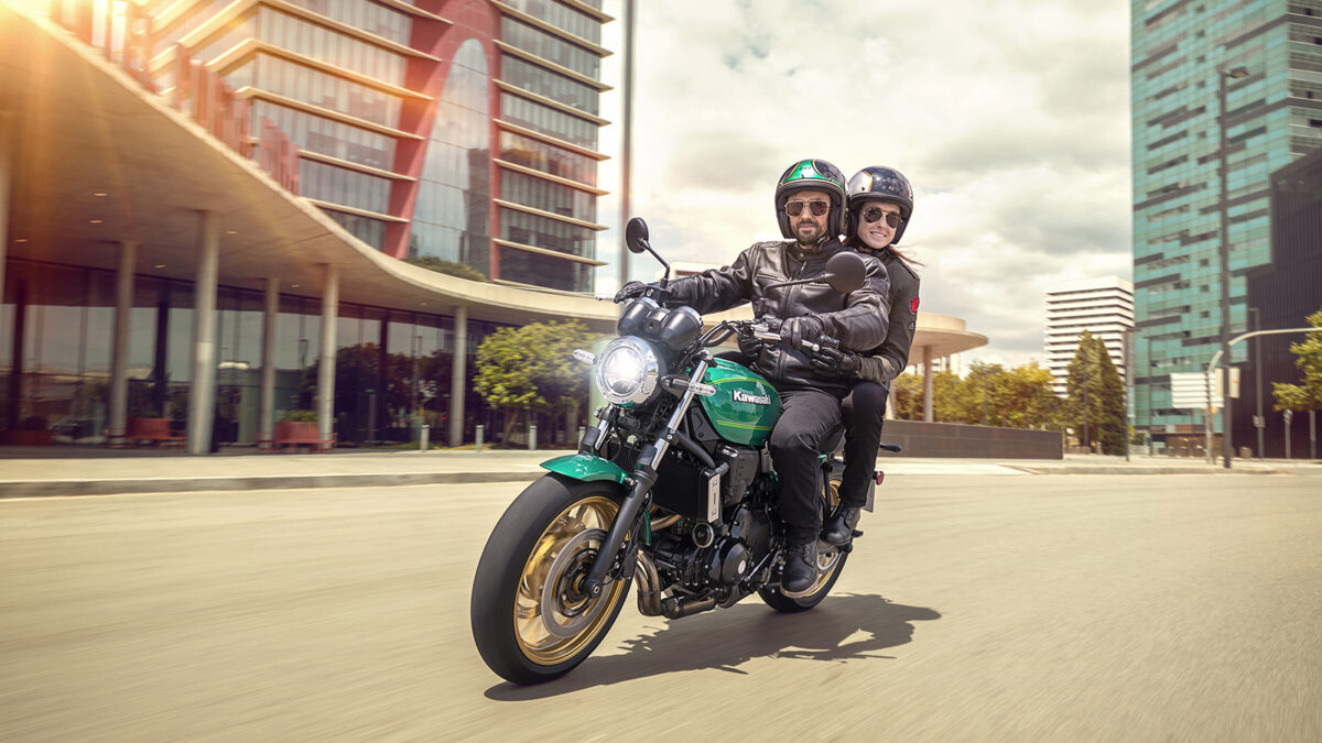 Chollos Kawasaki: nuevos modelos de las sagas Z y Ninja con descuentos de hasta 1.200 euros 1 Kawasaki Z650 RS 2023
