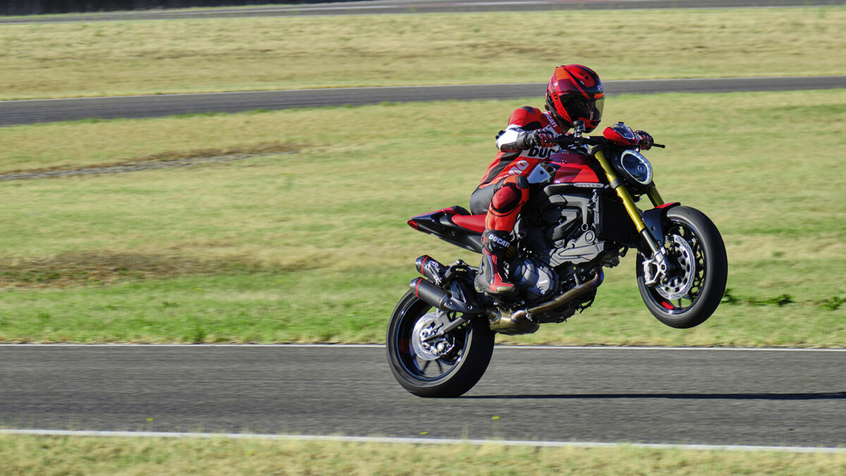 Ducati Monster SP 2023: más ligereza y deportividad