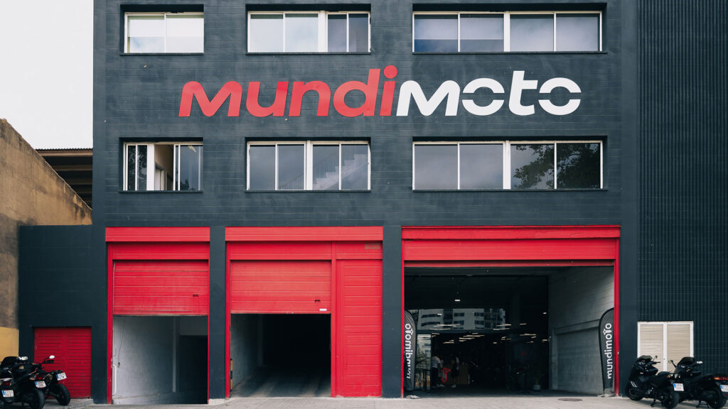 Mundimoto invierte más de medio millón de euros en dos centros logísticos en Madrid y Barcelona 2 Mundimoto Nave 1