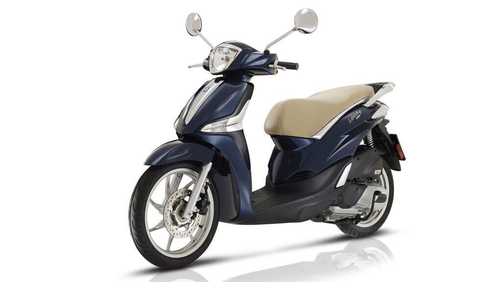 No es un superventas por casualidad: este scooter Piaggio de 125 es cómodo, práctico y tiene 500 euros de descuento 13 Piaggio Liberty 125