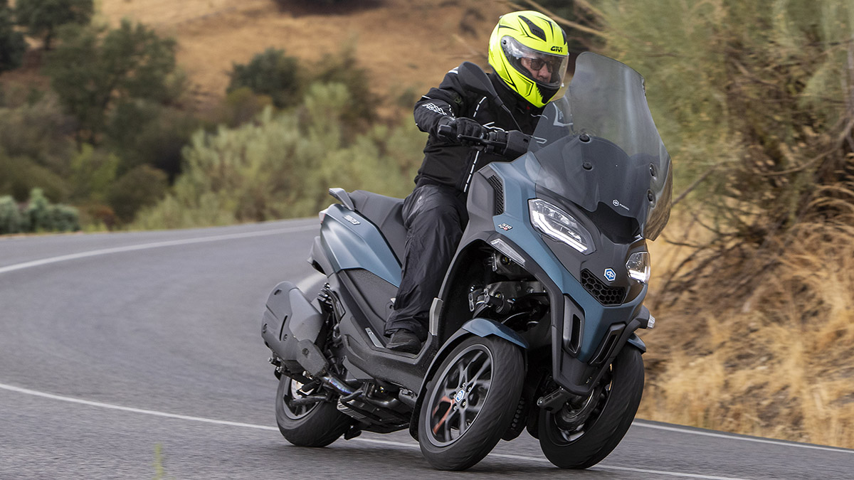 Piaggio ya trabaja en un MP3 con sistema de airbag integrado 8 Piaggio MP3 400 /530 HPE