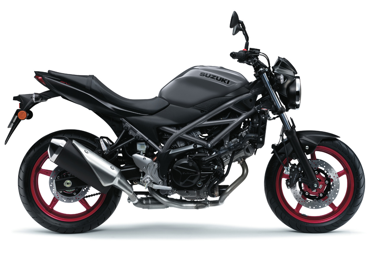 La Suzuki SV 650 estrena nuevos colores 1 SV650AM3 BTH Right