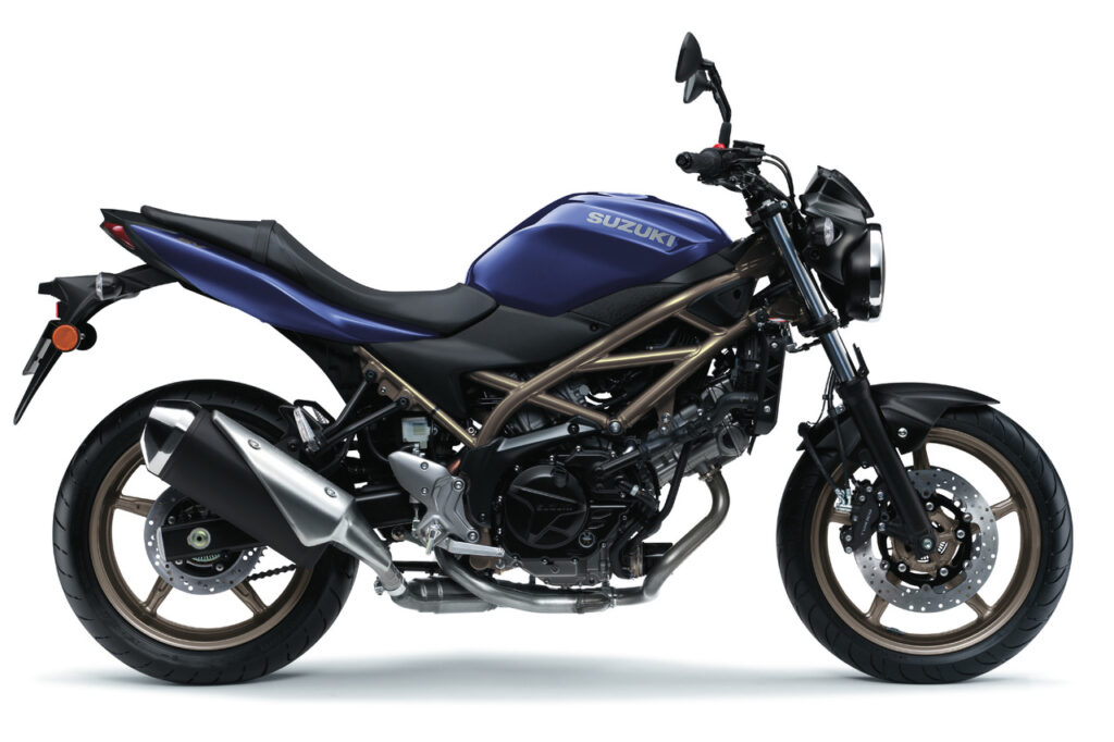 La Suzuki SV 650 estrena nuevos colores 2 SV650AM3 QT8 Right