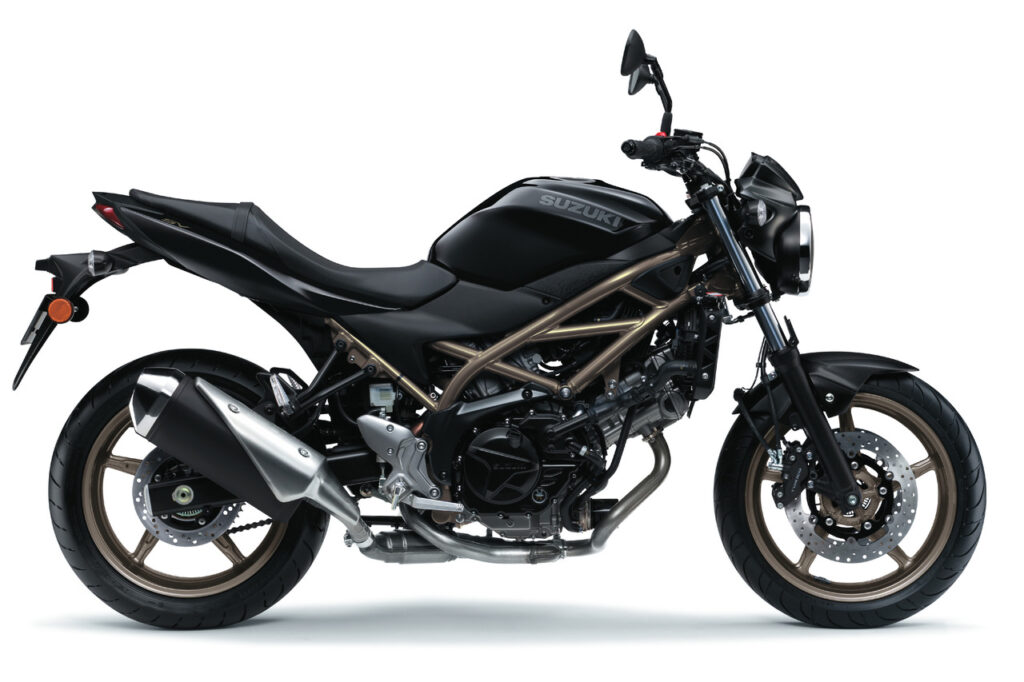 La Suzuki SV 650 estrena nuevos colores 3 SV650AM3 YVB Right