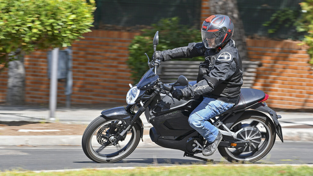 Prueba Urbet Gadiro E125: Básicamente eléctrica 20 Urbet Gadiro E125 11