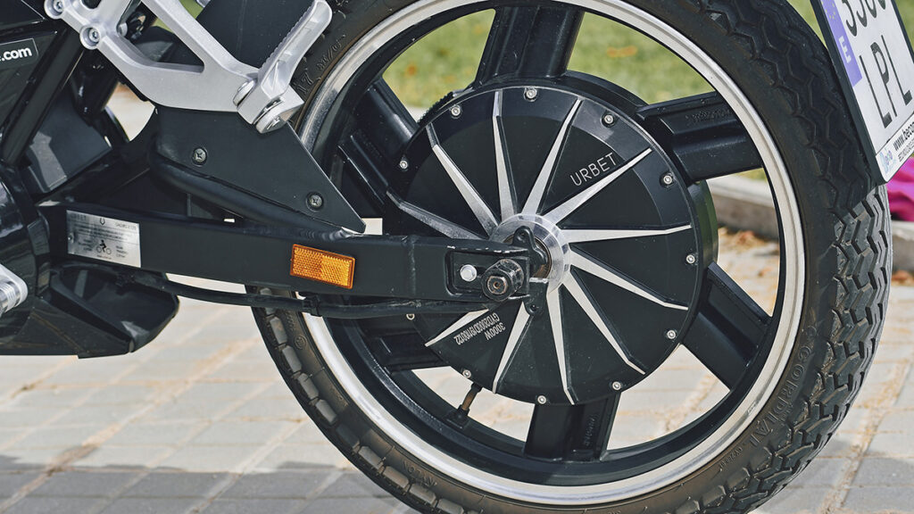 Prueba Urbet Gadiro E125: Básicamente eléctrica 15 Urbet Gadiro E125 4