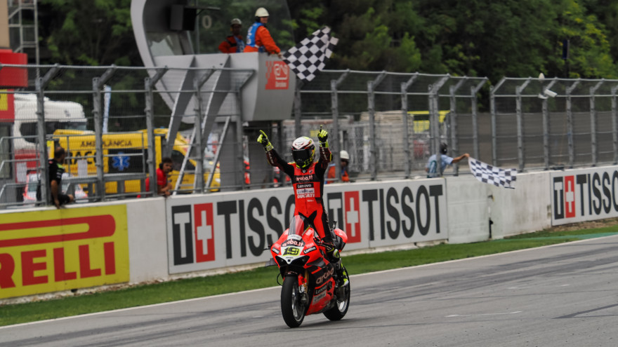 WSBK Cataluña Montmeló: Álvaro Bautista lo gana todo 1 alvaro bautista victoria carrera 1 montmelo 2022