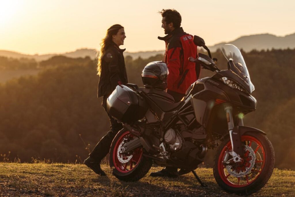 Campaña para el pasajero en moto: #PAQUETEcuiden, siempre bien equipado 11 conductor y pasajero
