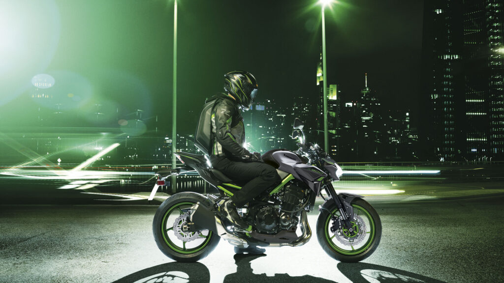 La saga Kawasaki Z900 estrena nuevos colores para 2023 2 kawasaki-z900-2023