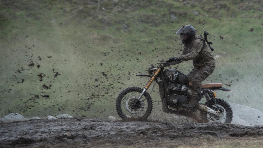 triumph scrambler 1200 james bond