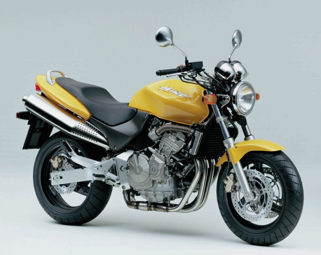 Honda Hornet: la historia del abejorro que vino de los circuitos 10 1 honda cb600f hornet 1998