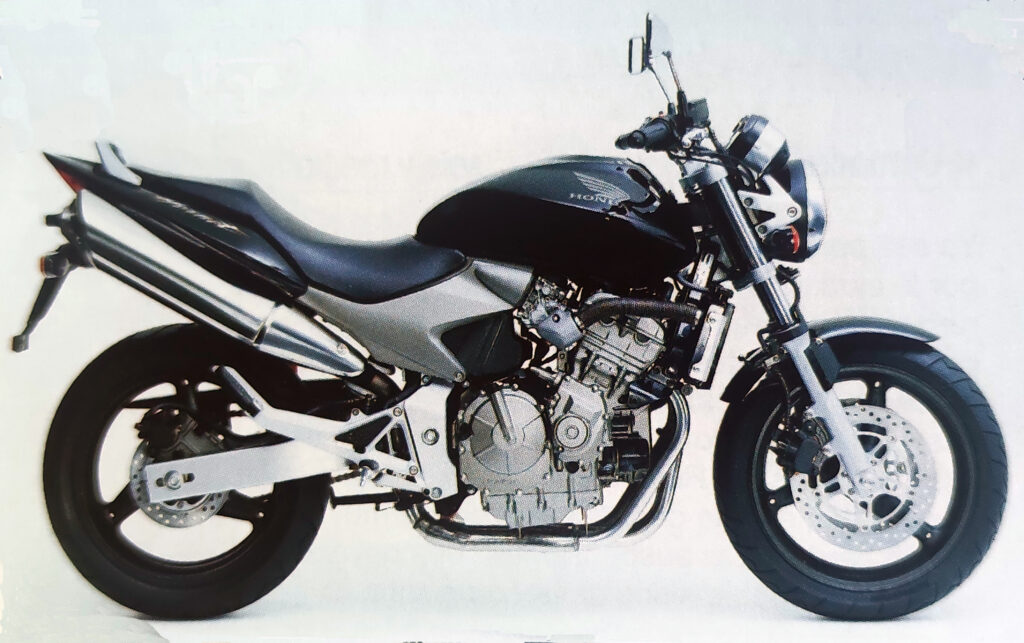 Honda Hornet: la historia del abejorro que vino de los circuitos 13 3 honda cb600f hornet 2003
