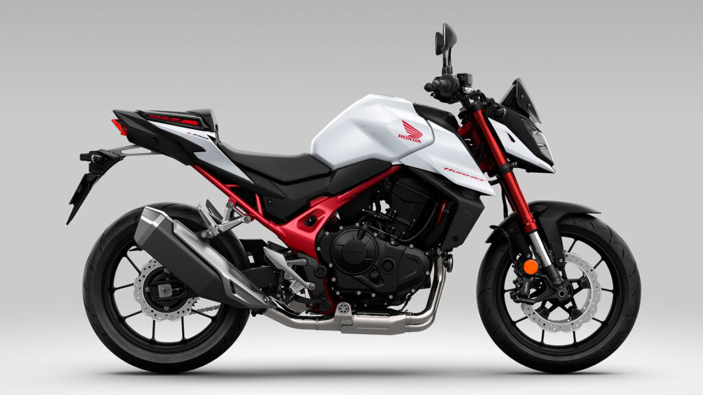 Honda CB750 Hornet 2023: a por todas y con versión A2 2 415505 23YM HONDA CB750 HORNET