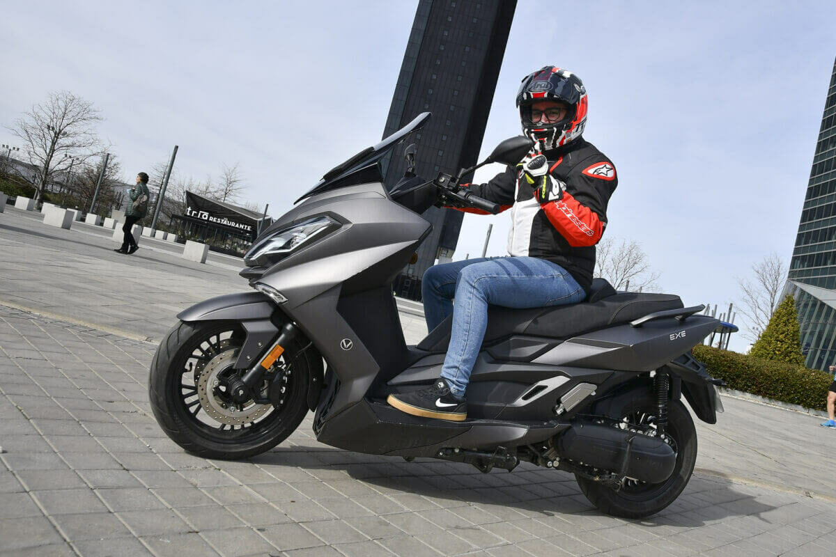 Qué interesa más: ¿Conducir una 125 con el carné de coche o sacarse el carné A2?