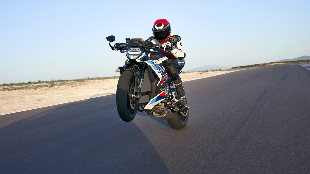 BMW M 1000 R 2022 1 BMW M 1000 R 2023: la naked germana también se hipervitamina