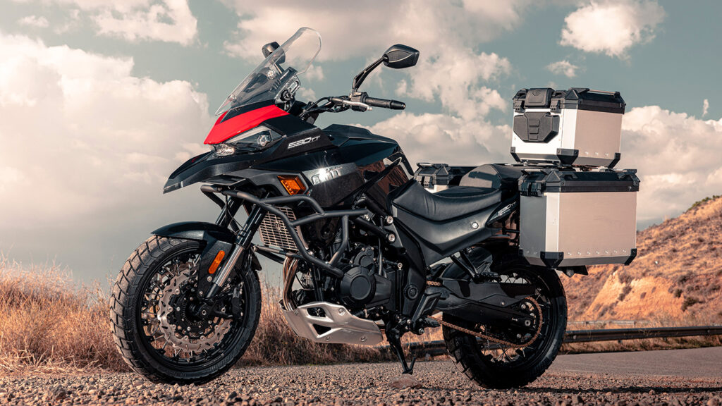 Estas son las motos trail para el carnet A2 con asiento a menos de 800 mm 17 MITT 530 TT Adventure 2023