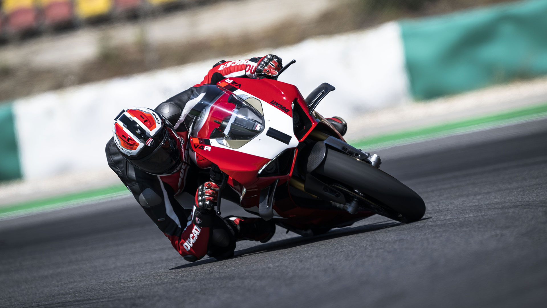 Ducati Corse Performance Oil powered by Shell Advance: aceite de MotoGP para tu moto