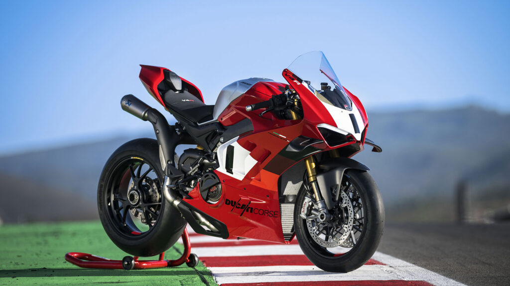 MY23 Ducati Panigale V4 R 099 UC440899 High