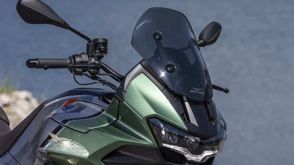 Prueba Moto Guzzi V100 Mandello: El renacer del águila centenaria 12 Moto Guzzi V100 Mandello 11