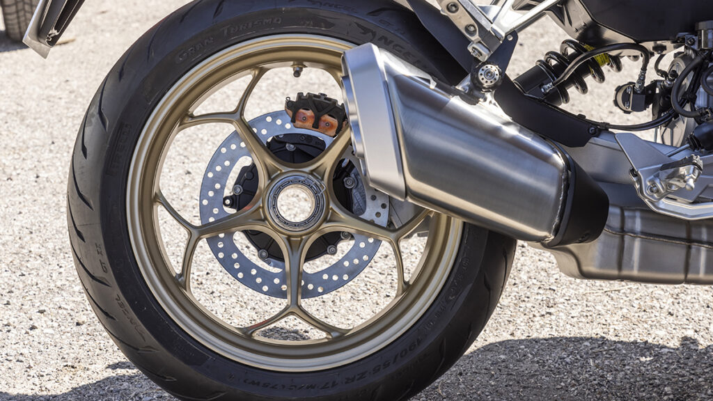 Prueba Moto Guzzi V100 Mandello: El renacer del águila centenaria 16 Moto Guzzi V100 Mandello 7