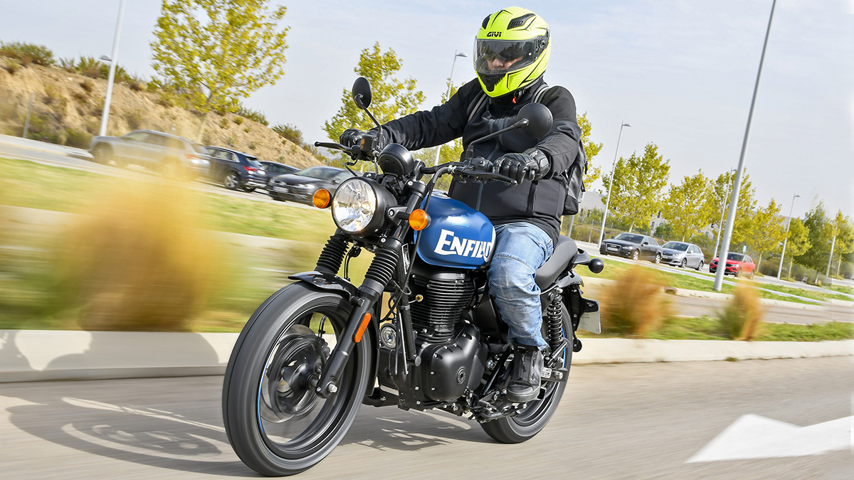 La oferta de la Royal Enfield HNTR 350 te regala la matrícula, el seguro y 3 años de asistencia en carretera