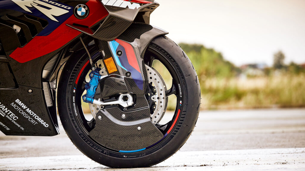 BMW M 1000 RR 2023: aerodinámica revisada y con versión Competition 3 bmw m 1000 rr 2023 6