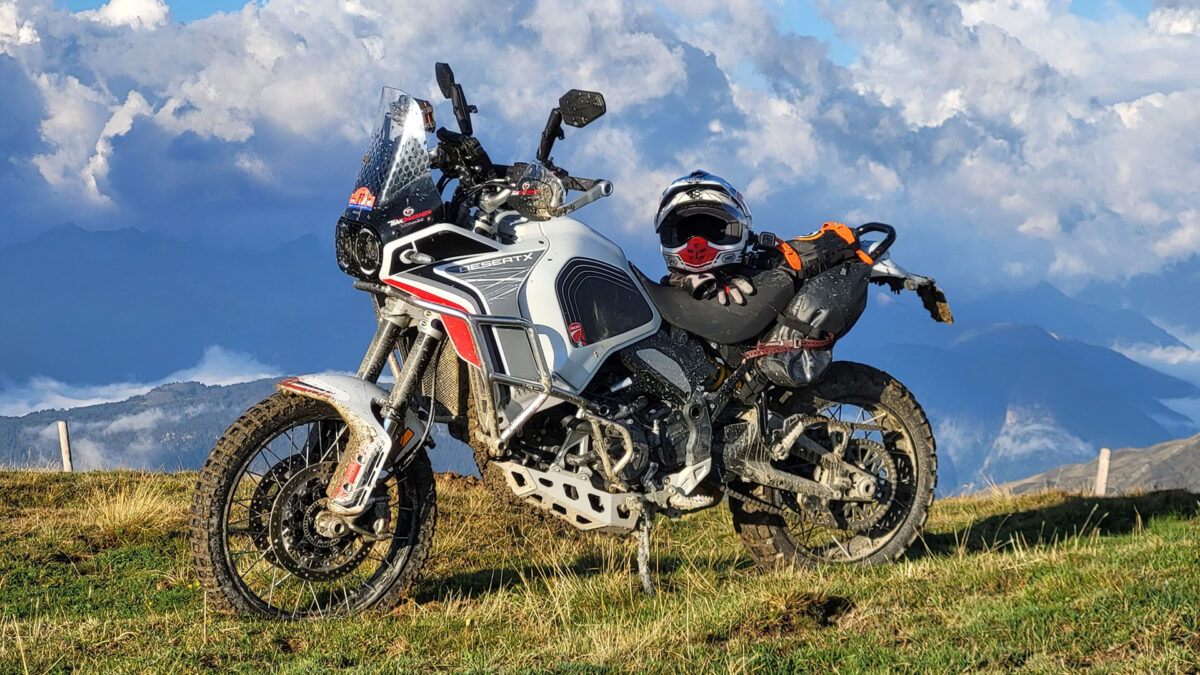 Así de bonita y protegida queda la Ducati DesertX con el nuevo kit de Uniracing 1 kit uniracing ducati desertx 1