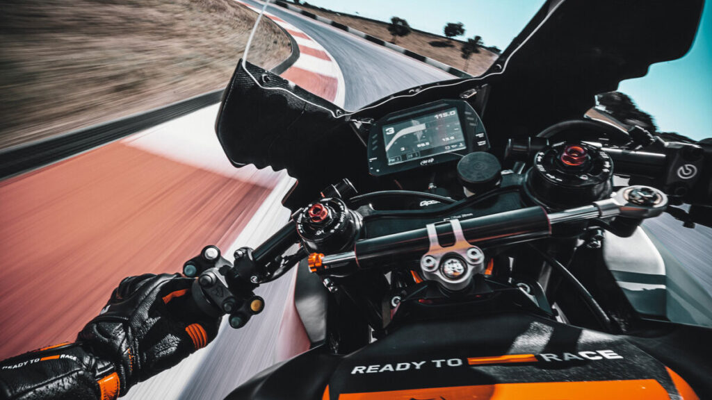 KTM RC 8C 2023: todavía más rápida 5 ktm rc 8c 2023 7