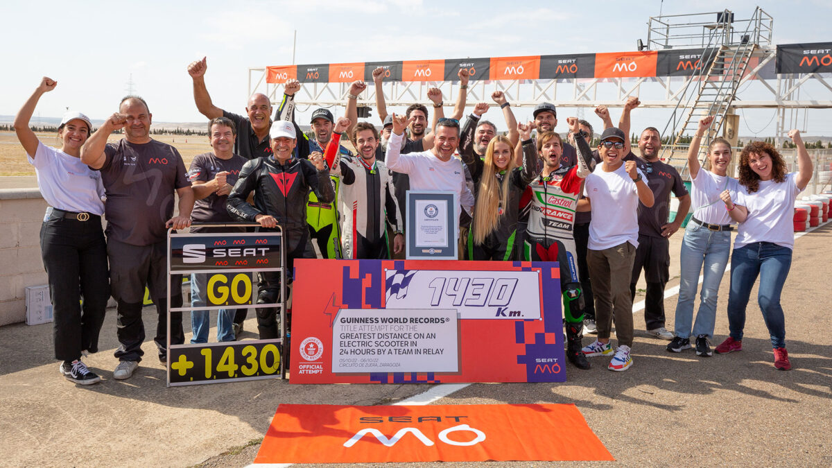 El Seat Mó 125 Performance se lleva dos Record Guinness 1 seat mo 125 record guiness