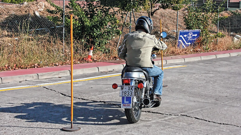 Qué interesa más: ¿Conducir una 125 con el carnet de coche o sacarse el carné A2? 15 Carné A2 o 125 cc.