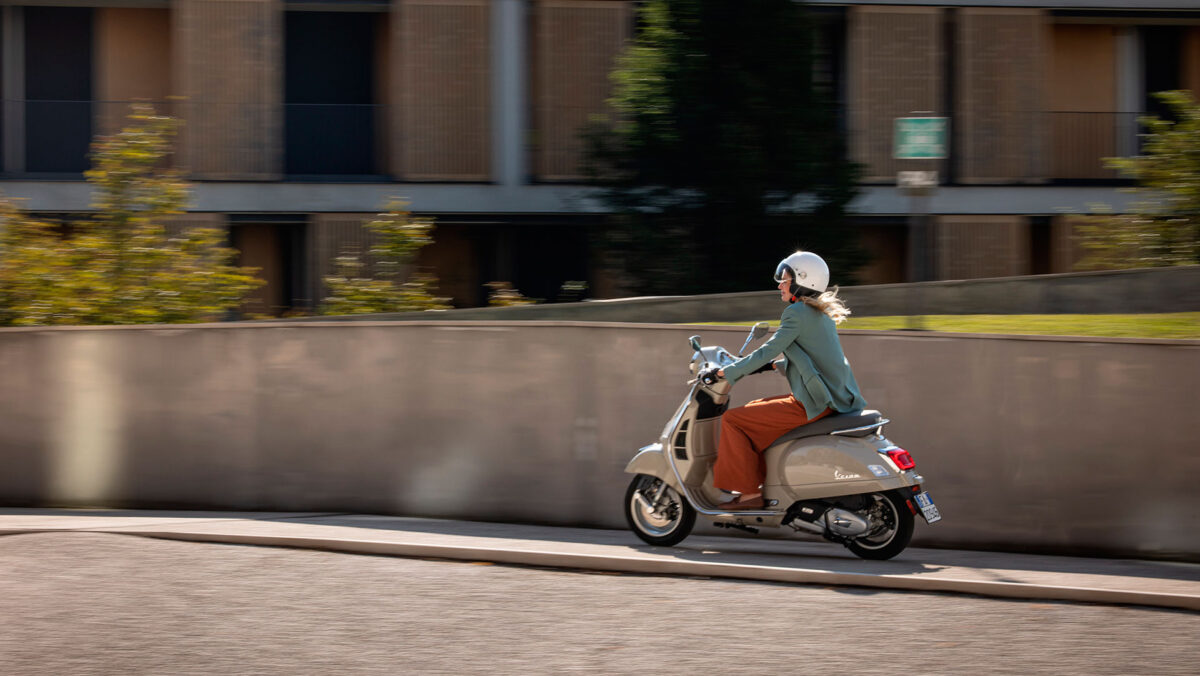 Señas de identidad (III): Vespa, el scooter eterno e invencible desde 1946