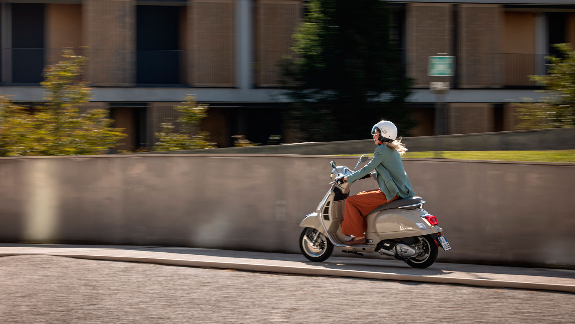 Elige tu Vespa Sprint o GTS y ahorra 300 euros hasta final de año