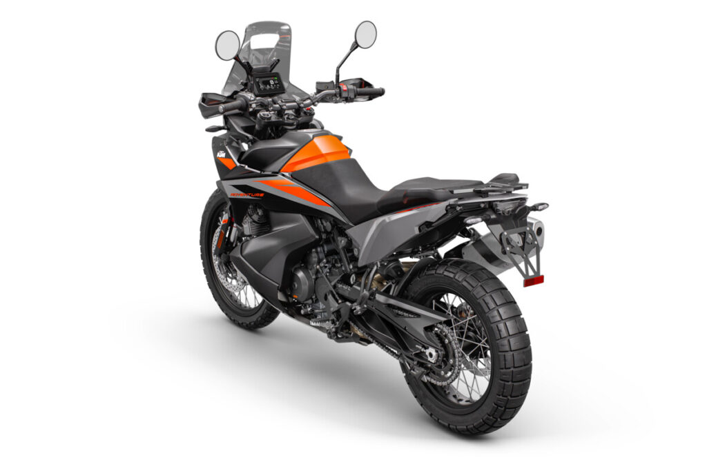 2023 KTM 890 adventure tres cuartos trasero izquierdo