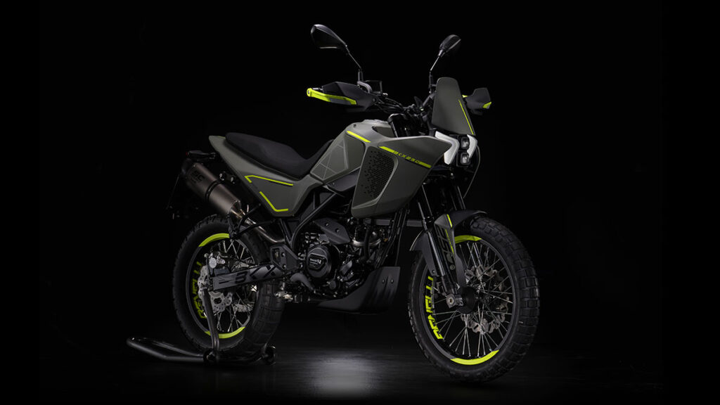 Tornado naked Twin 500 y BKX 250: dos interesantes novedades de Benelli 10 Benelli_BKX_250