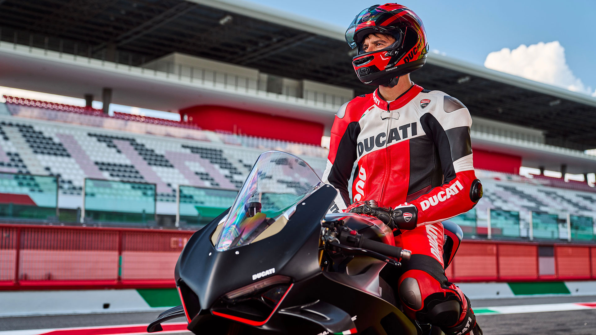 Demuestra tu pasión por Ducati con la nueva colección Apparel 2023