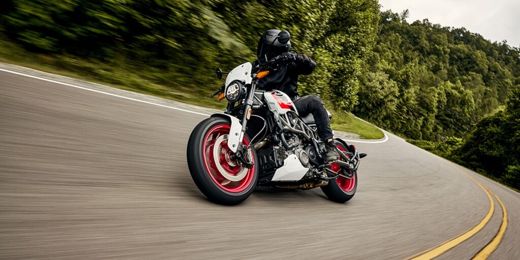 Indian FTR Sport 2023: lo mejor del universo naked norteamericano 3 FTR sport accion