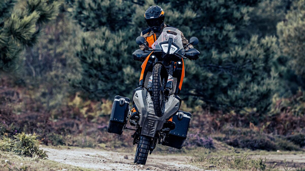 KTM 890 Adventure 2023: el trail más allá del horizonte