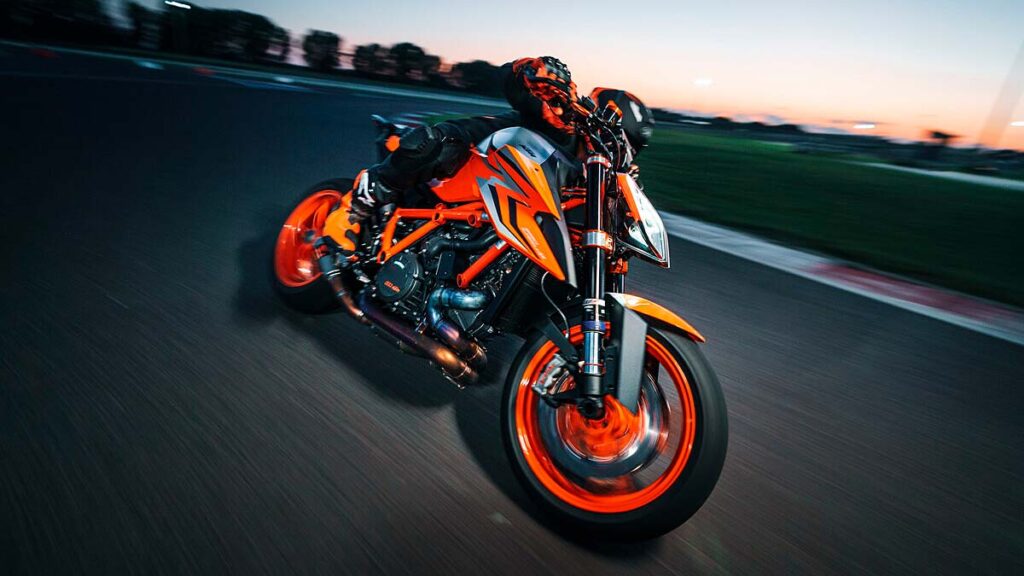 KTM 1290 SUPER DUKE R 4