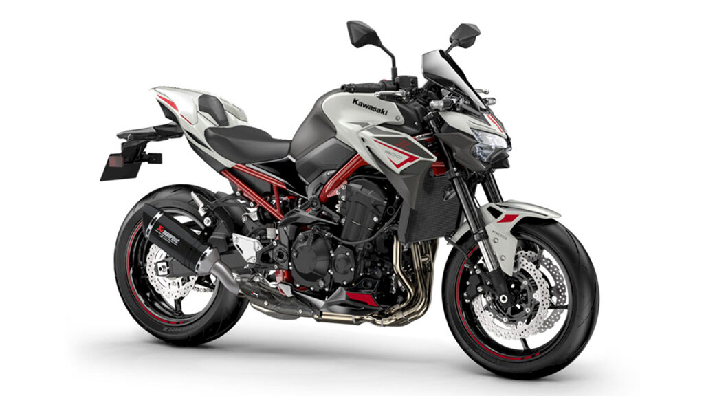 La Kawasaki Z 900 te regala hasta 2.238 € de aquí a fin de año para estrenar superventas del carnet A2 11 Kawasaki Z900 A2 2022 Performance Carbono 2