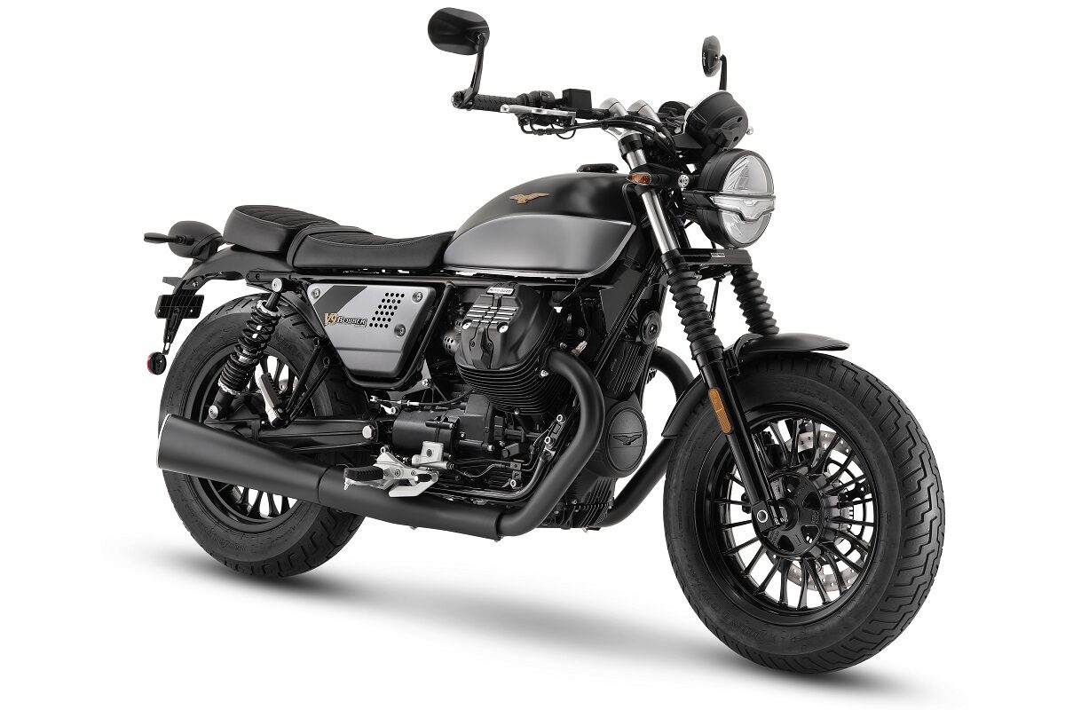 Todas las novedades de motos para 2023 88 Moto Guzzi V9 Bobber Special Edition estudio tres cuartos derecho